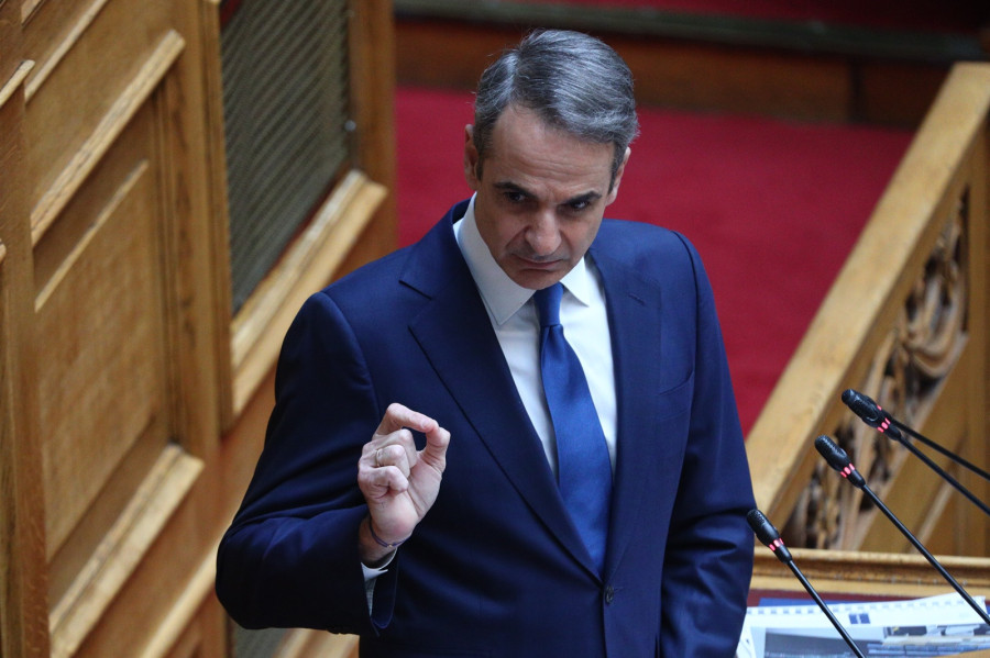 Μητσοτάκης στη Βουλή για Μνημείο Αγνώστου Στρατιώτη: Ιερός χώρος που δεν ανήκει σε καμία κυβέρνηση
