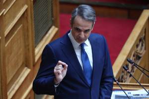 Μητσοτάκης στη Βουλή για Μνημείο Αγνώστου Στρατιώτη: Ιερός χώρος που δεν ανήκει σε καμία κυβέρνηση