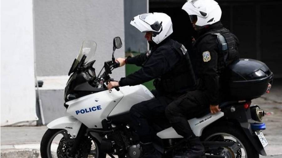 Θεσσαλονίκη: Παρίστανε τον υπάλληλο ΕΟΔΥ με φάρο στο αυτοκίνητό του