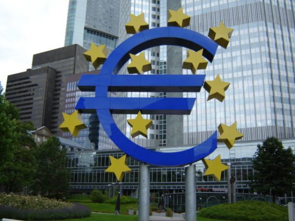 Bloomberg: Η Ελλάδα ζητά αύξηση ELA κατά 1,1 δισ. ευρώ
