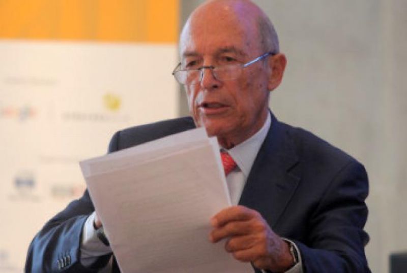 Σημίτης: Φταίει ο Καραμανλής, η Κομισιόν και οι Δημόσιοι Υπάλληλοι