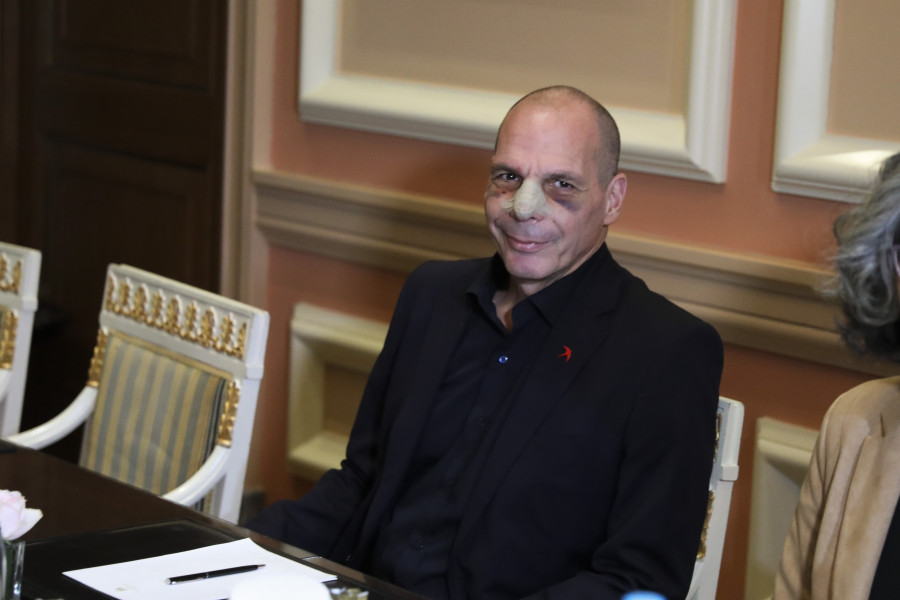 Άλλη μια σύλληψη για τον ξυλοδαρμό του Βαρουφάκη στα Εξάρχεια