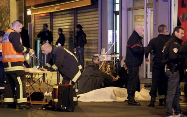 Ενός λεπτού σιγή για τα θύματα του Παρισιού