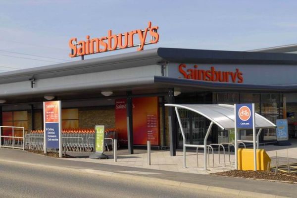 J Sainsbury: Διευρύνει τα κέρδη και το μερίδιό της στη βρετανική αγορά