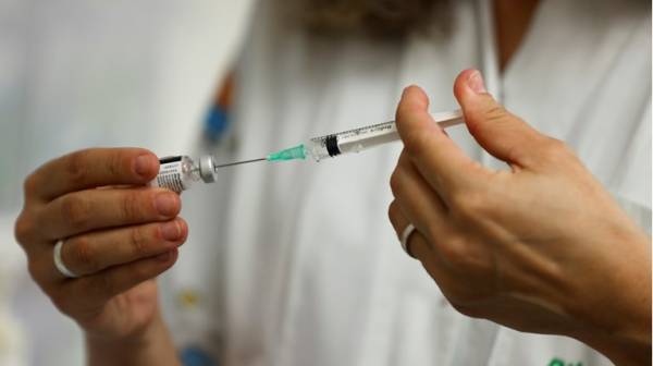 Εισαγγελέας και ΕΔΕ για εμβολιασμούς- «μαϊμού» στην Καρδίτσα!