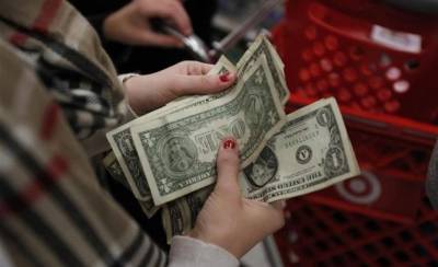 ΗΠΑ: Υποχώρησαν κατά 13,6% οι καταναλωτικές δαπάνες τον Απρίλιο