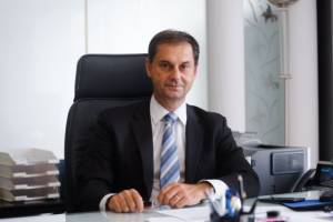 Θεοχάρης: Δεν ευθύνεται ο τουρισμός για την αύξηση των κρουσμάτων