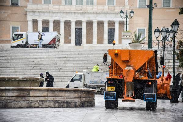 Δήμος Αθηναίων: 42 μεγάλα οχήματα "σαρώνουν" όλη την πόλη