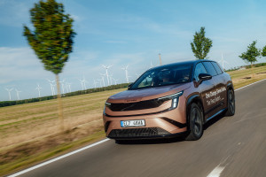 Skoda Peaq: 936 χιλιόμετρα με μία φόρτιση και ρεκόρ αυτονομίας για επταθέσια ηλεκτρικά SUV