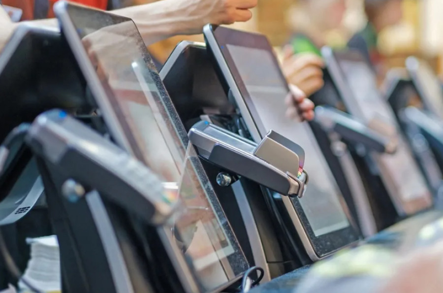 Αντίστροφη μέτρηση για τη διασύνδεση POS - ταμειακών