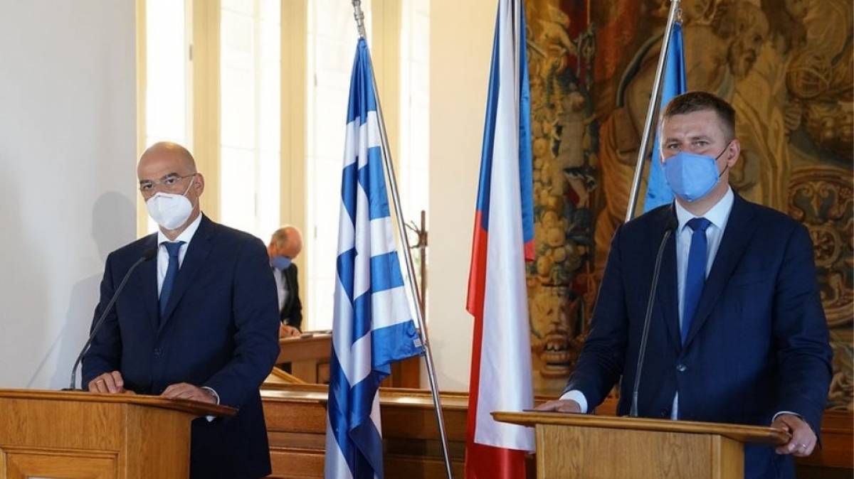 Δένδιας: Θέλουμε λίστα κυρώσεων κατά της Τουρκίας