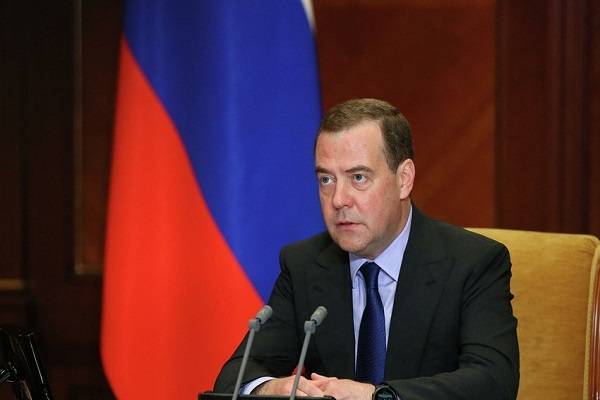 Μεντβέντεφ: Η Μόσχα θα απαντήσει στις κυρώσεις της Δύσης
