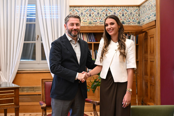 Ο Ανδρουλάκης καλωσόρισε στο ΠΑΣΟΚ τη Μυρτώ Κοροβέση