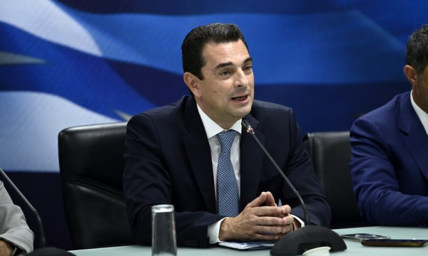 Σκρέκας: Σταθερές ή μειωμένες οι τιμές στα σχολικά είδη