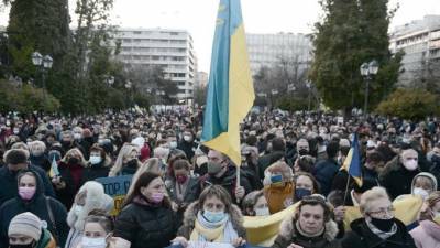 Μεγάλη συγκέντρωση στο Σύνταγμα για ειρήνη στην Ουκρανία