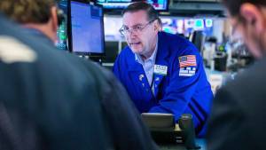 Νέο ρεκόρ, αλλά χωρίς να «πείθει» η Wall Street