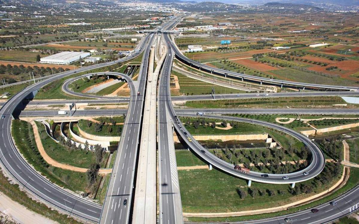 Προχωρούν τρεις επεκτάσεις της Αττικής Οδού