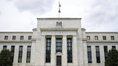 Fed: Ίσως χρειαστούν αυξήσεις επιτοκίων μεγάλης διάρκειας