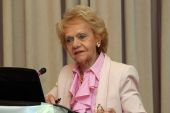 Σακελλαρίδη (ΠΣΕ): Μονόδρομος η επένδυση στην εξωστρέφεια