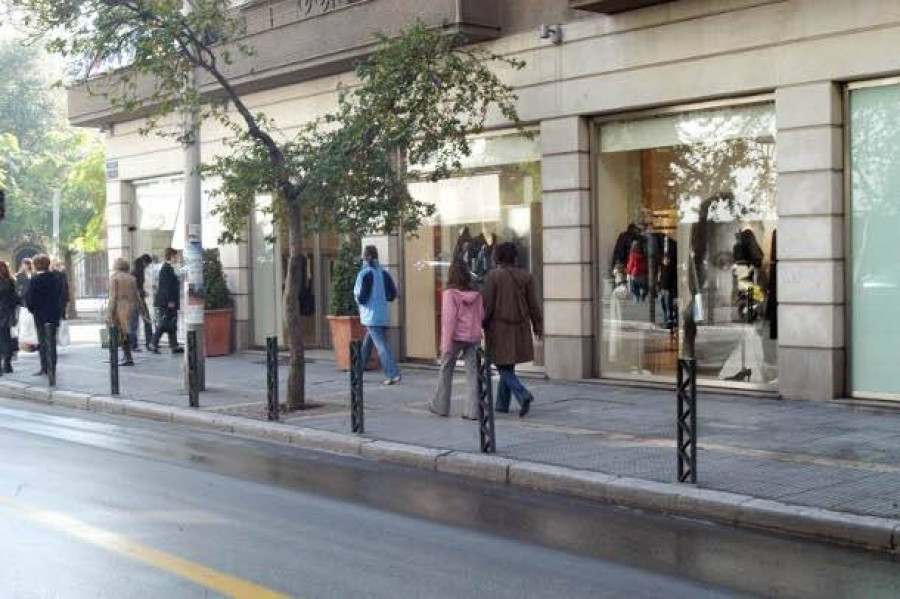 Εμπορικός Σύλλογος Πειραιώς: Παρωχημένες οι ενδιάμεσες εκπτώσεις