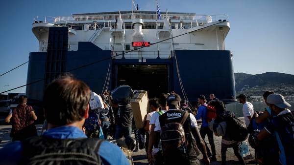 Μεταφέρονται σε δομές φιλοξενίας στην ενδοχώρα 500 αιτούντες άσυλο