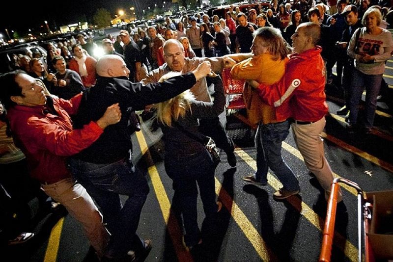 Τα χειρότερα ατυχήματα που σημειώθηκαν τη Black Friday(vid)