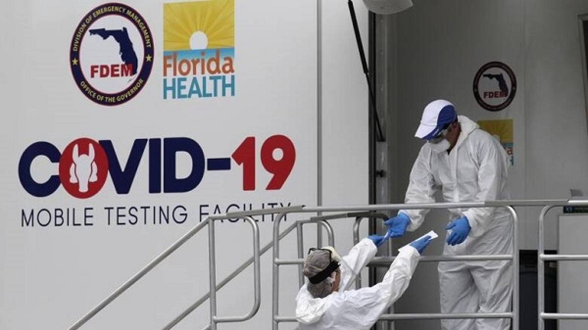 ΗΠΑ: Για τέταρτη συνεχόμενη μέρα πάνω από 1.200 θάνατοι