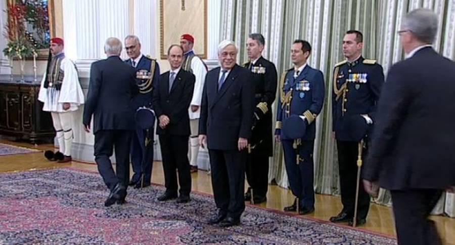 Ευχές… αποχαιρετισμού στον Πρόεδρο