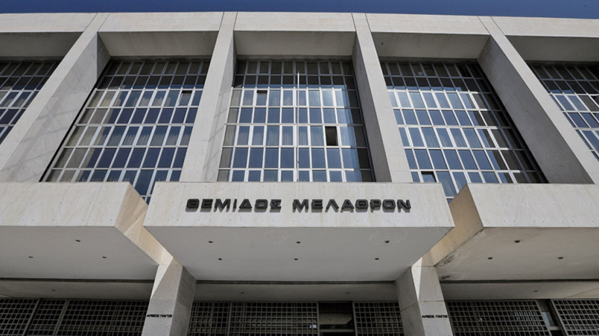 Παρέμβαση Ντογιάκου για τις αυθαιρεσίες στη Μύκονο