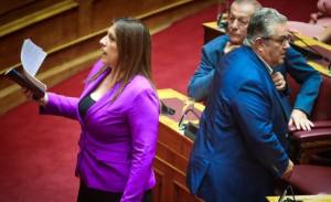 ΚΚΕ-Κωνσταντοπούλου: Μία κόντρα γεννιέται με… τις αριστερές γροθιές υψωμένες