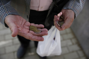 Το 28,3% του πληθυσμού της χώρας βρίσκεται σε κίνδυνο φτώχειας