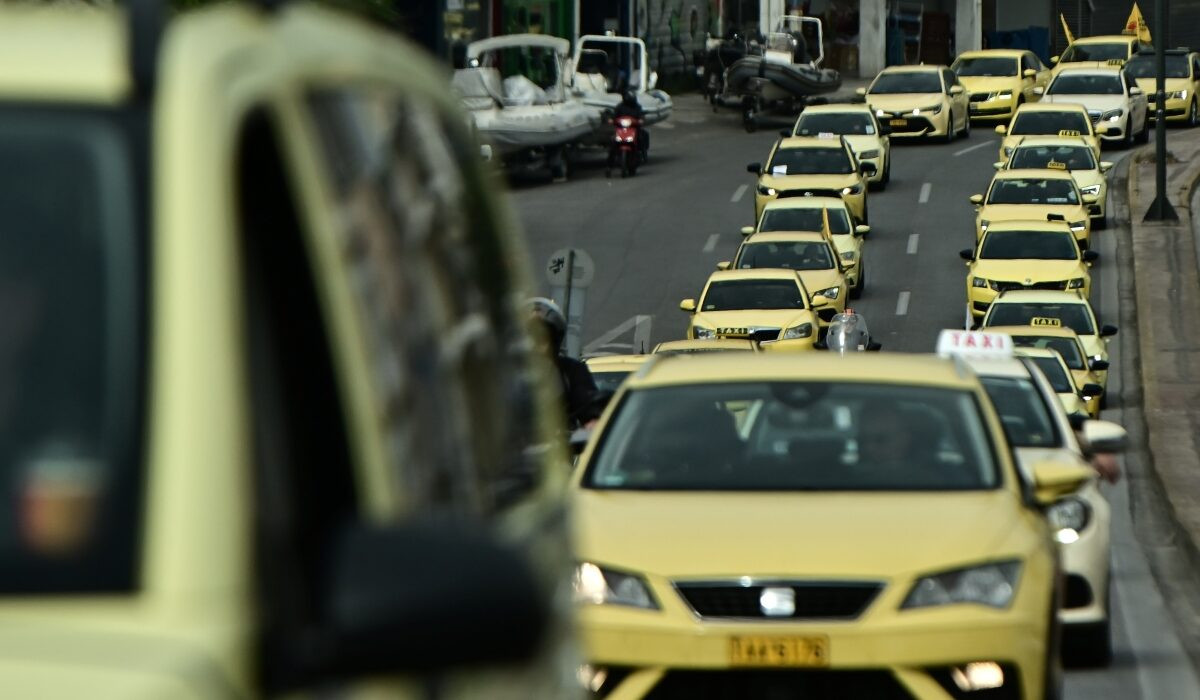 Ταξί: Πορεία μέχρι το αεροδρόμιο- Τα αιτήματά τους
