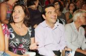 Στο εξωτερικό ξεψαχνίζουν την "κα. Πρωθυπουργού" Μπέτυ Μπαζιάνα