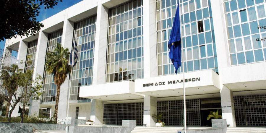 Εισαγγελικές πηγές παίρνουν θέση για τις «κουκούλες» της Novartis