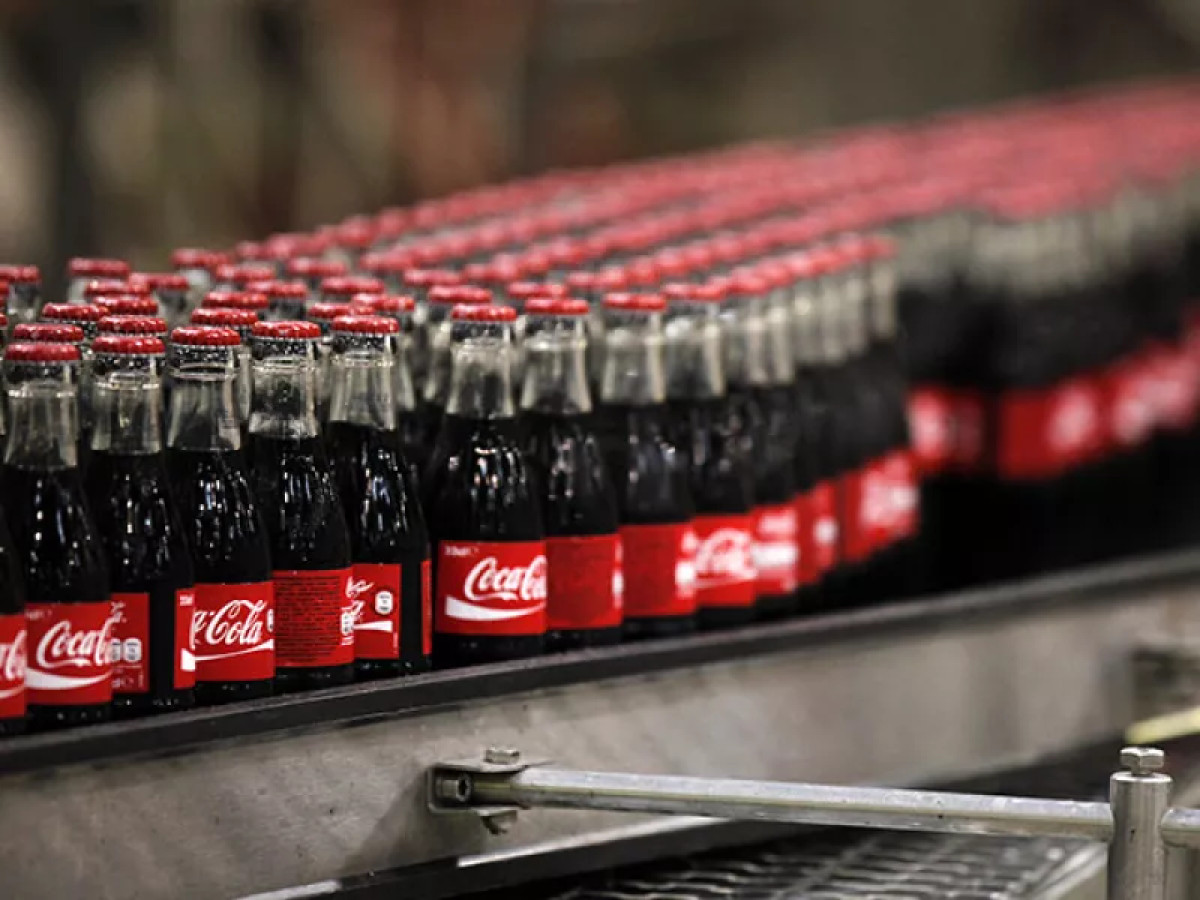 Coca-Cola HBC: Αύξηση 7,5% στον όγκο πωλήσεων – Αυξάνει τις εκτιμήσεις για έσοδα και κερδοφορία το 2026