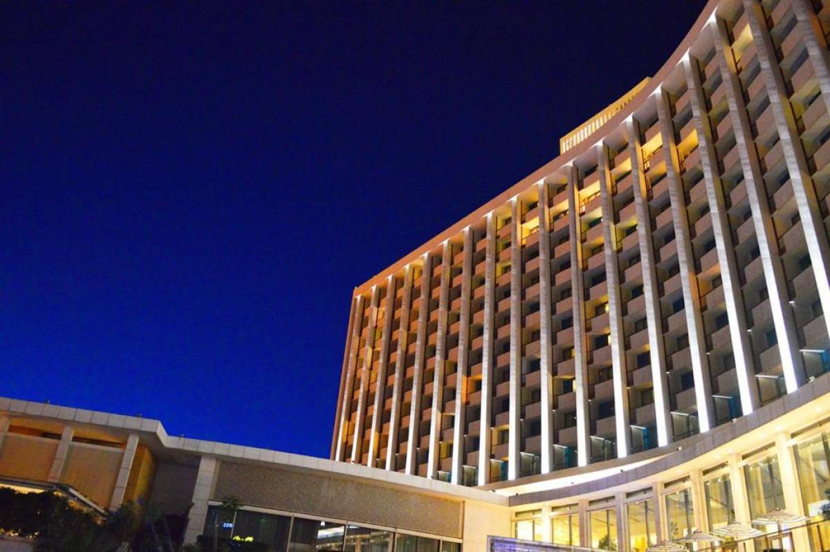 Hilton Athens: Επενδυτικό πλάνο μαμούθ και νέο look