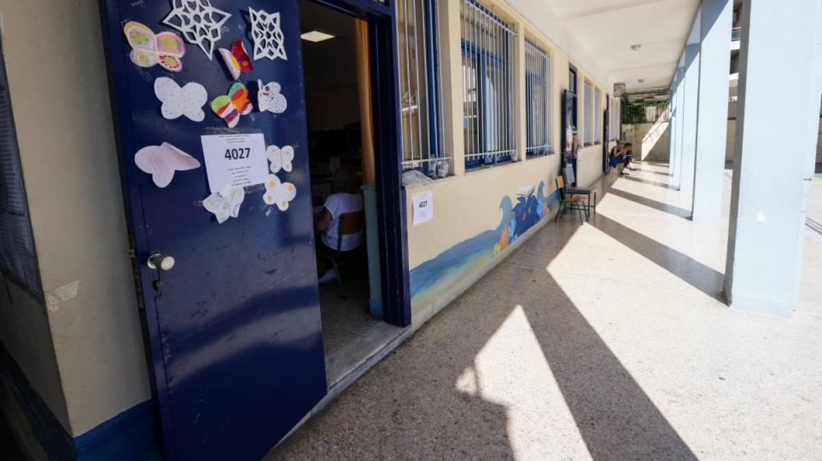 Οι παραλίες.. νίκησαν: Μεγαλύτερο το ποσοστό αποχής από τις ευρωεκλογές