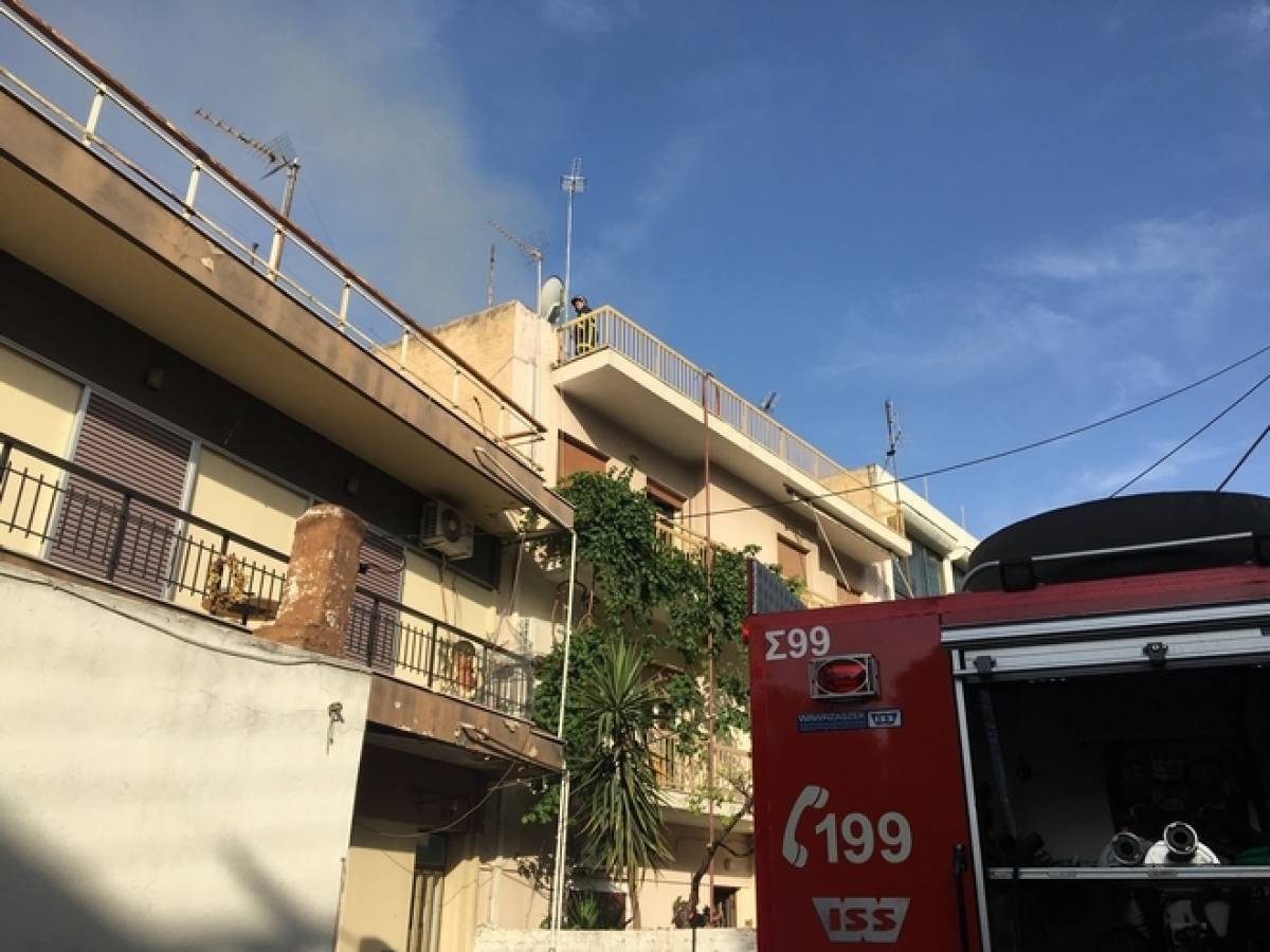 Περιστέρι: Πυρκαγιά σε αποθήκη με ηλεκτρικά είδη