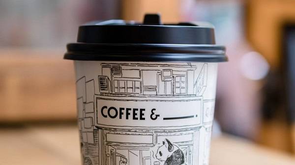 «Πράσινο» τέλος: €0,10 ακριβότερος πλέον ο καφές σε πλαστικό ποτήρι