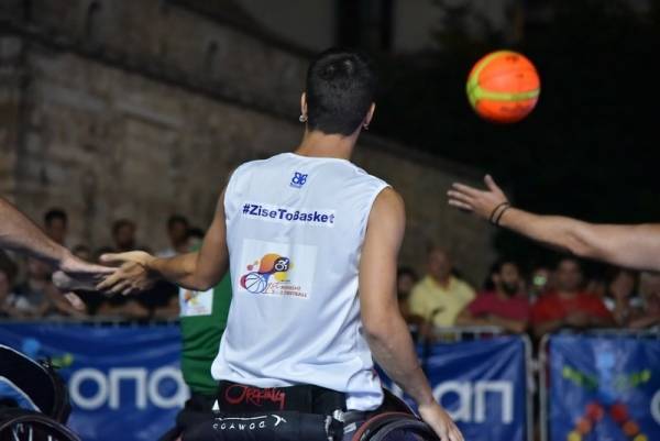 ΟΣΕΚΑ και ΟΠΑΠ βάζουν καλάθια με θέα την Ακρόπολη