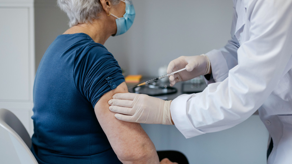 Aνοίγει το απόγευμα η πλατφόρμα με τα επικαιροποιημένα εμβόλια-Η σύσταση