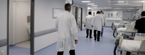Πότε επιστρέφουν στην εργασία τους οι ανεμβολίαστοι υγειονομικοί