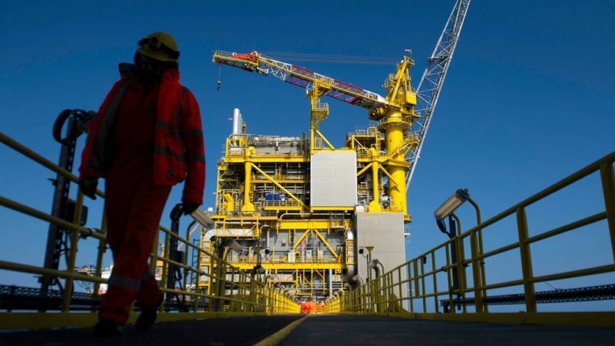 «Τρομάζει» η Όμικρον- «Βουτιά» άνω του 3% για το πετρέλαιο