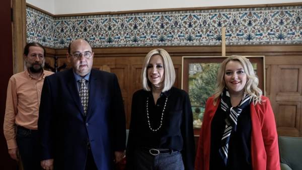 Γεννηματά για προσφυγικό: Οι νησιώτες έχουν εξαντληθεί-Λύση σε τέσσερις άξονες