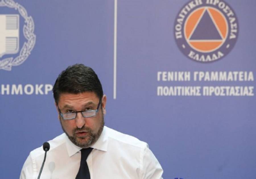 Σε κατ' οίκον περιορισμό 39 ιατροί από την κλινική «Ταξιάρχαι»
