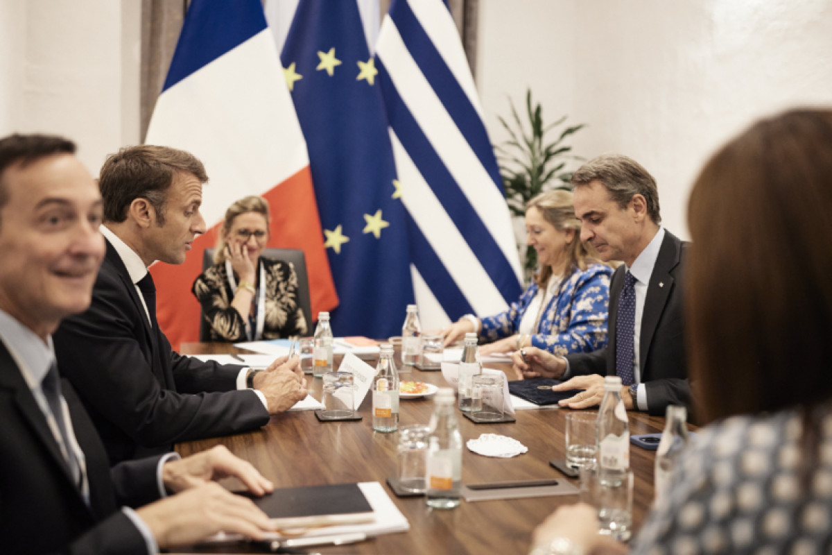 Μητσοτάκης σε Μακρόν: Συνεπής η Ελλάδα στην πολιτική φύλαξης των συνόρων
