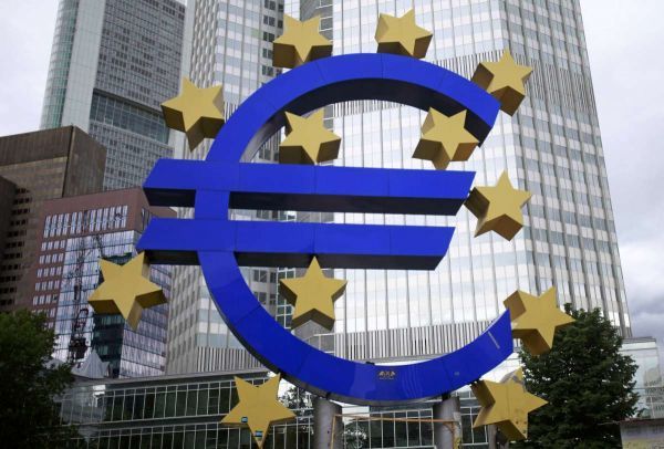 ΕΚΤ: Εντείνεται ο κίνδυνος για τη σταθερότητα στην ευρωζώνη