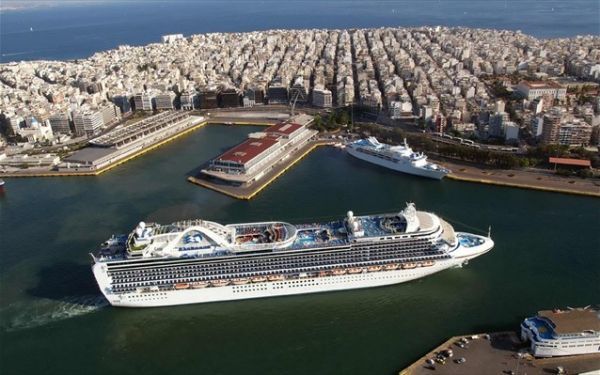 ΥΠΕΚΑ: "Πράσινο φως" για το "Κέντρο Κρουαζιέρας" στον Πειραιά