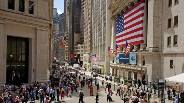 Οριακές μεταβολές στη Wall Street