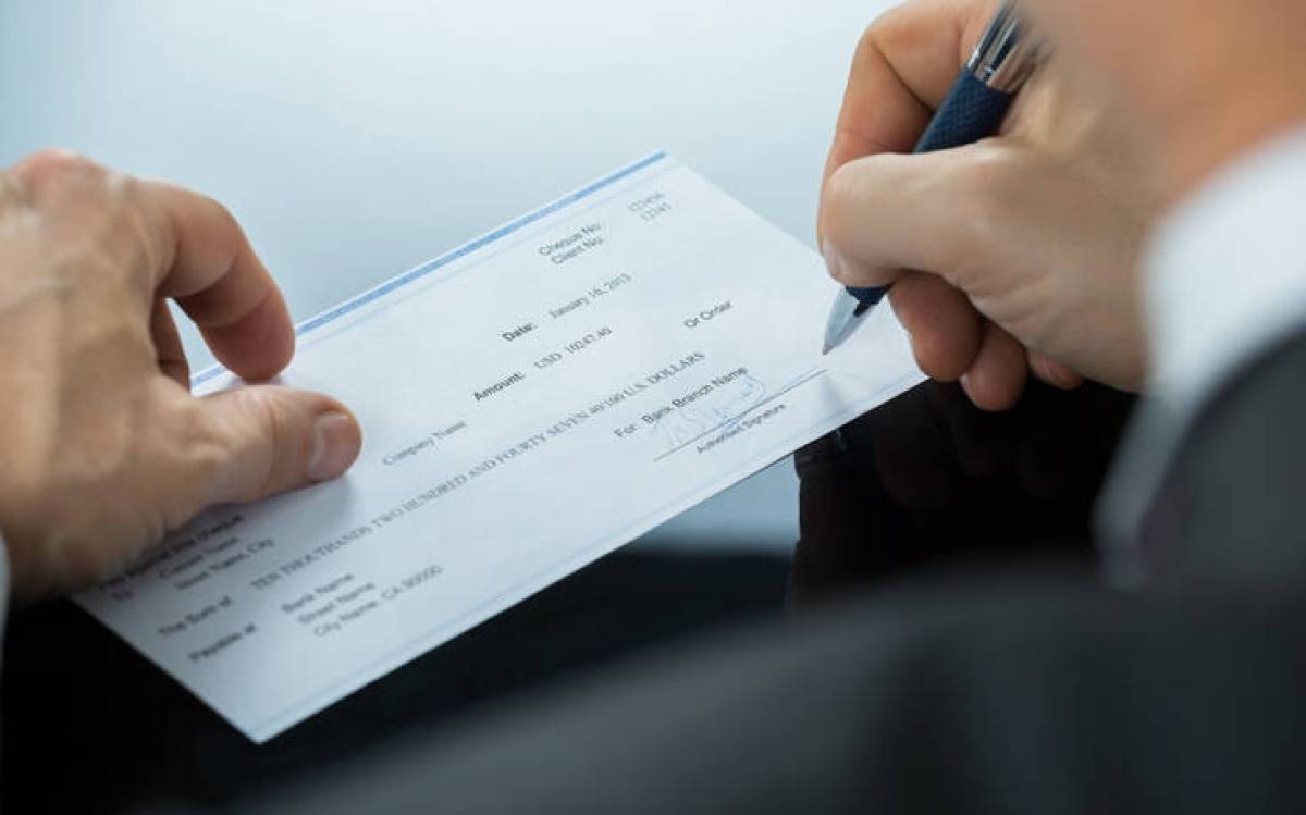 Εμπορικός Σύλλογος Αθηνών: Δώστε λύση στο θέμα των επιταγών
